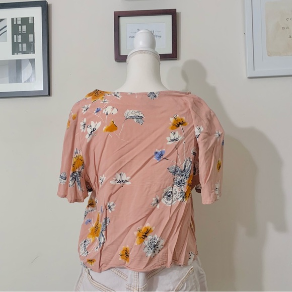 Mudd Pink Floral Crop Top Criss Cross V Neck Tie Front Cropped Short Sleeve LG - Picture 8 of 10
